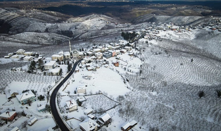 Sakarya'da kar nedeniyle kapanan 32 grup yolu ulaşıma açıldı