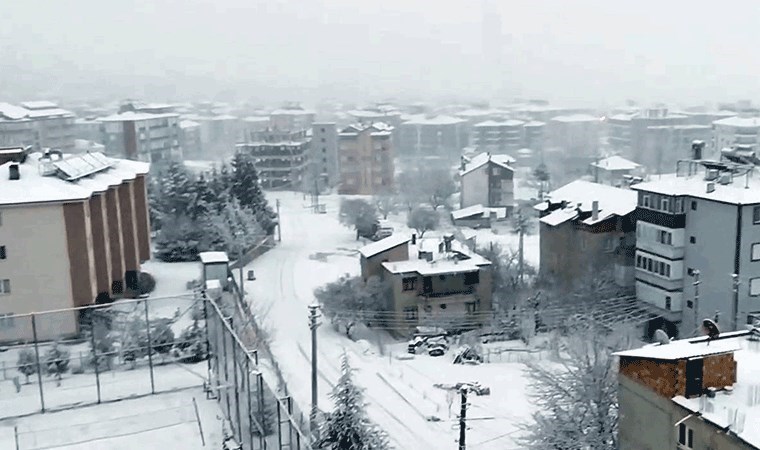 Antalya'nın yüksek kesimlerine kar yağdı