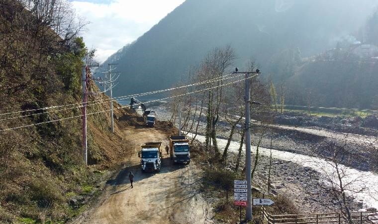 Düzce'de heyelan... 4 köy ve 2 mahalleye ulaşım sağlanamıyor!