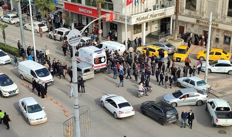 Şanlıurfa'da cadde ortasında 'satır'lı dehşet: Uyuşturucu iddiasıyla yol kesti