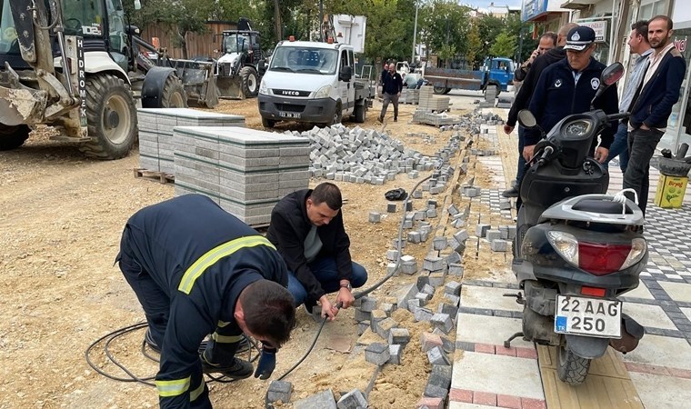 Edirne'de düzenleme yapılan caddede kablolar çalındı!