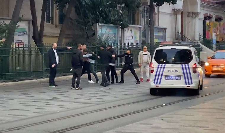 İstiklal Caddesi'nde kavga! Polis hızla müdahale etti