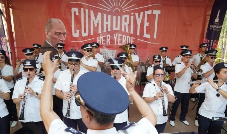 Cumhuriyet coşkusu Kemalpaşa'da başladı