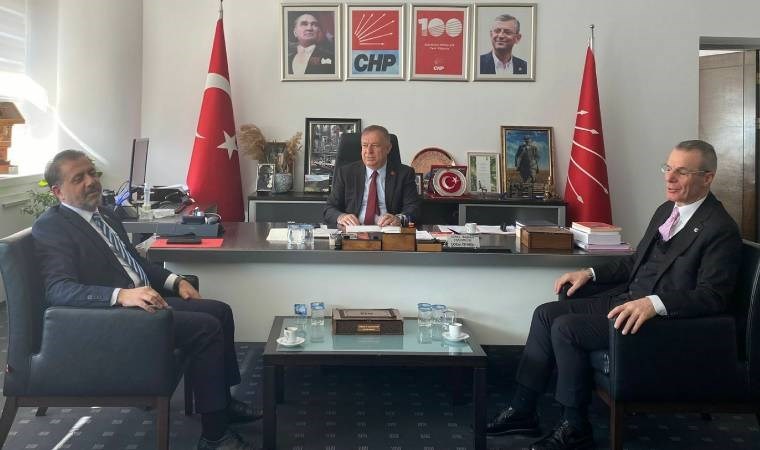 CHP Genel Başkan Yardımcısı Gökan Zeybek, YRP heyeti ile görüştü