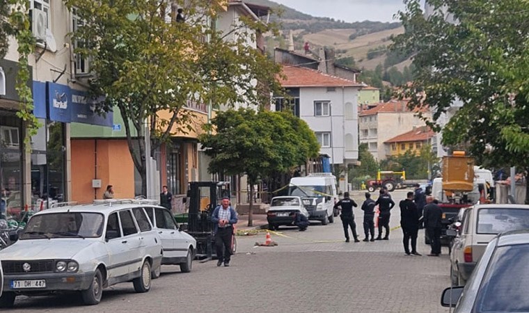 Çorum’da mahkeme çıkışı silahlı saldırı: Anne ve oğlu ağır yaralı