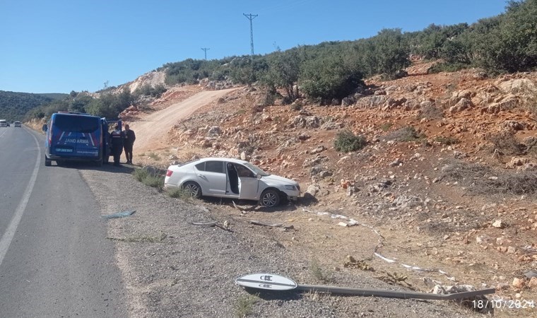 Sürücünün direksiyon hakimiyetini kaybettiği araç yoldan çıktı: 1 yaralı