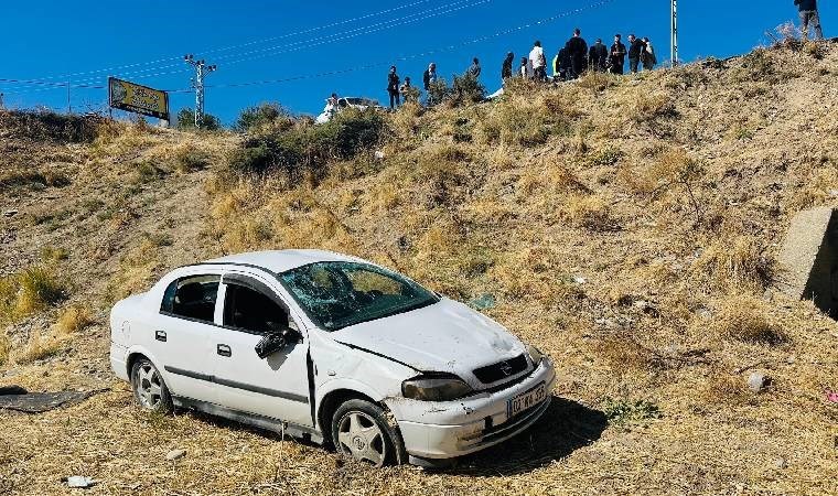 Adıyaman'da feci kaza... Otomobil şarampole yuvarlandı: Yaralılar var!