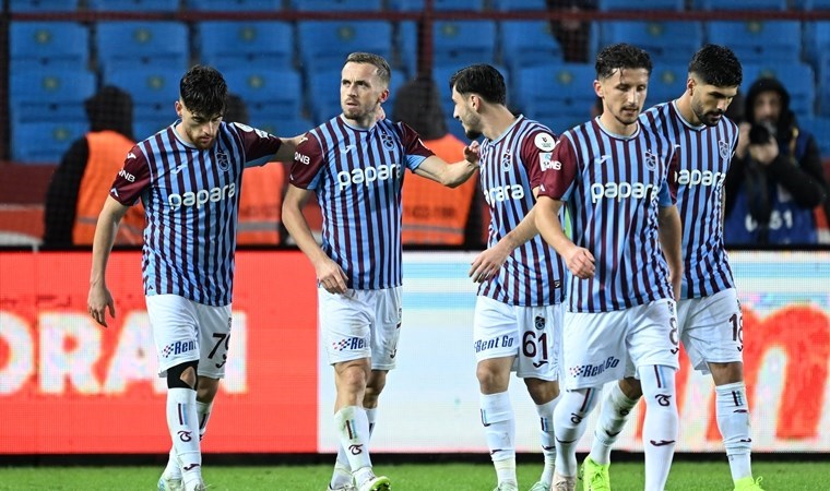 Visca'dan hayat öpücüğü: Trabzonspor, 3 puanı son dakikada aldı! Trabzonspor 1-0 Başakşehir