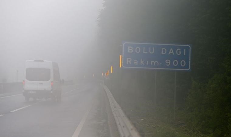 Bolu Dağı'nda sağanak ve sis görüş mesafesini düşürdü