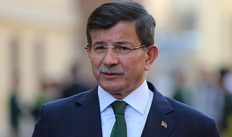 Ahmet Davutoğlu'ndan 'Lübnan' çıkışı: 'Görevde olsaydım bugün Beyrut'a inerdim'