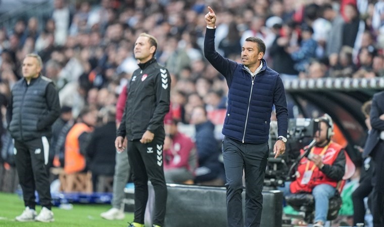 Giovanni van Bronckhorst'tan sakatlık açıklaması: 'Lyon maçında olmayacak'