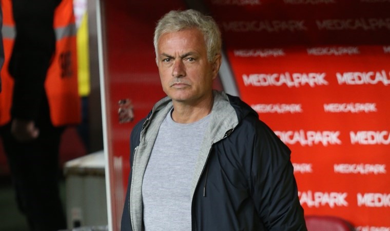 Jose Mourinho'dan flaş hakem açıklaması: 'Biz attığımızda faul mü verilecek göreceğiz'