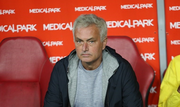 Jose Mourinho'dan sert tepki: 'Sürekli ağlıyorsunuz'