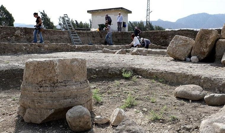 Antakya Antik Hipodrom'un çevresindeki kalıntılarda eski depremlerin izleri araştırılıyor