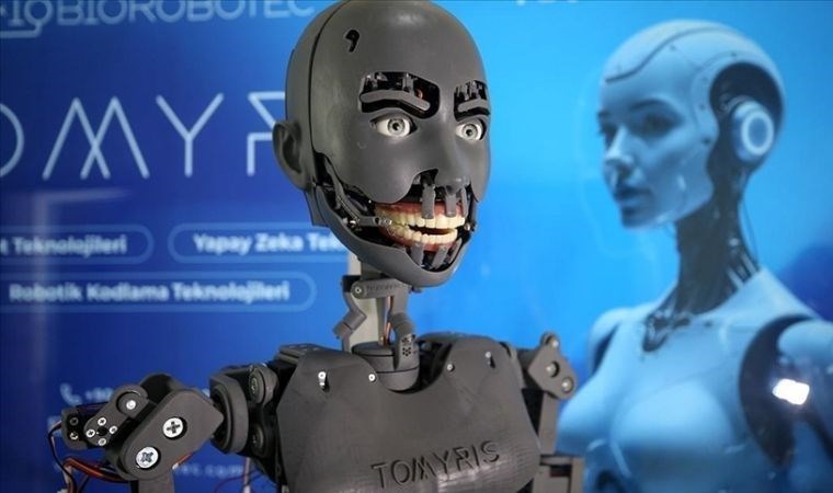 Yerli insansı robot Tomyris 9 mimik yapabiliyor