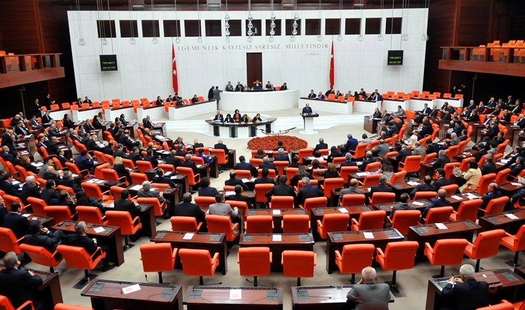 Saadet Partisi'nin ‘yenidoğan çetesi’ skandalına ilişkin verdiği önerisi AKP ve MHP oylarıyla reddedildi