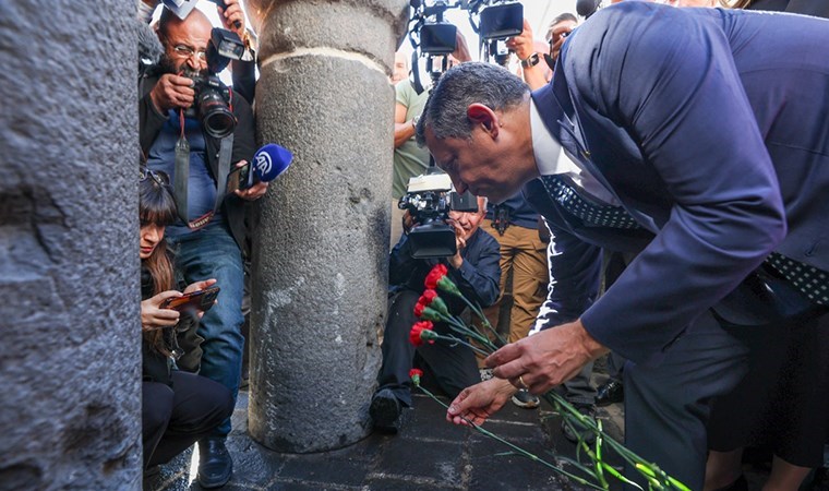 Özgür Özel, öldürüldüğü yerde Tahir Elçi'yi andı: 'Cinayet tüm yönleriyle ortaya çıkarılana kadar...'