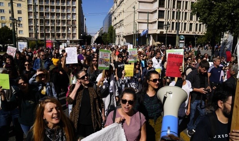 Yunanistan'da öğretmenler greve gitti