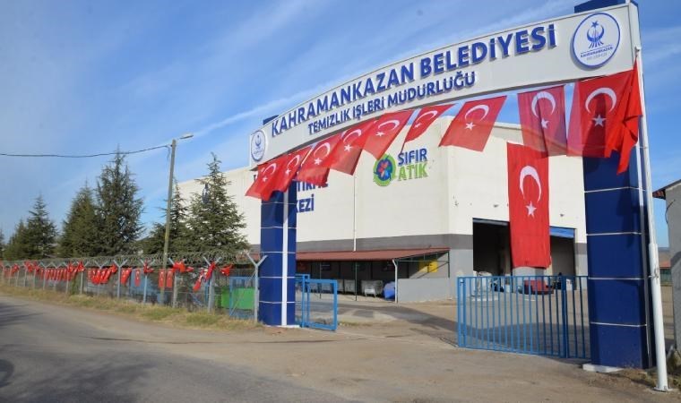 Terör saldırısı gerçekleştirilen Kahramankazan, bayraklarla donatıldı