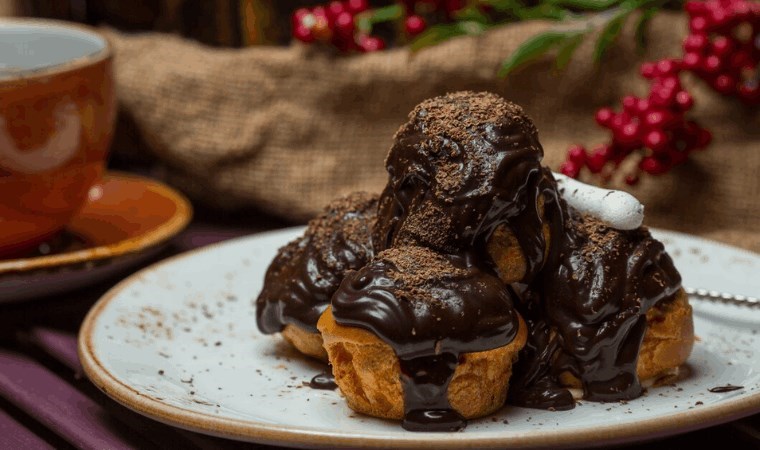 Pastane usulü pofuduk profiterol tarifi: Püf noktalarıyla tam kıvamında profiterol... MasterChef profiterol nasıl yapılır?