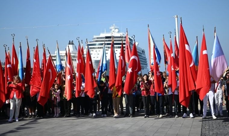 Kuşadası’nı Cumhuriyet Bayramı coşkusu sardı