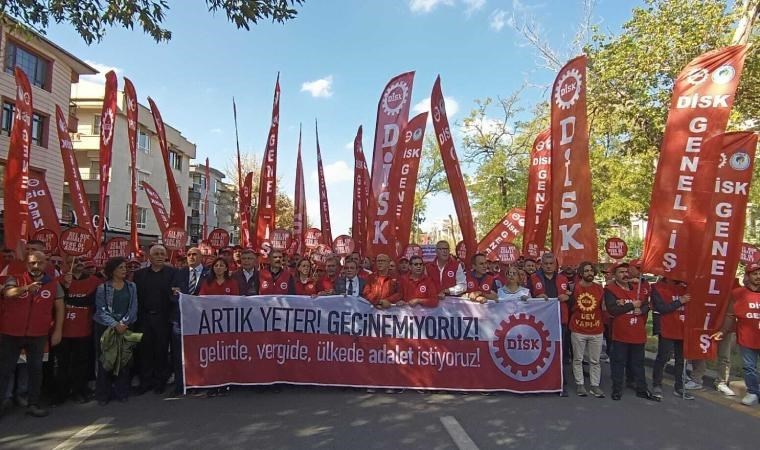 DİSK'ten 'Büyük İşçi Buluşması': İşçiler Anıtpark'a yürüdü