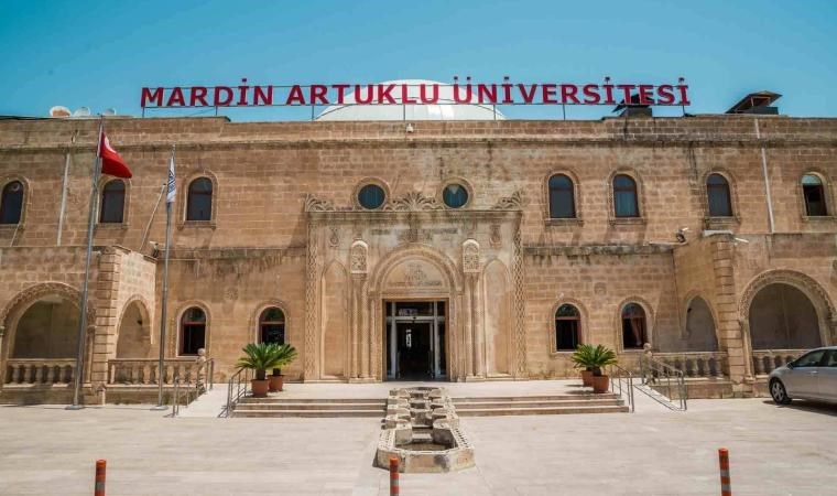 Artuklu Üniversitesi yemekhanesinde yapılan denetimlerde tarihi geçmiş tavuk eti kullanıldığı tespit edildi