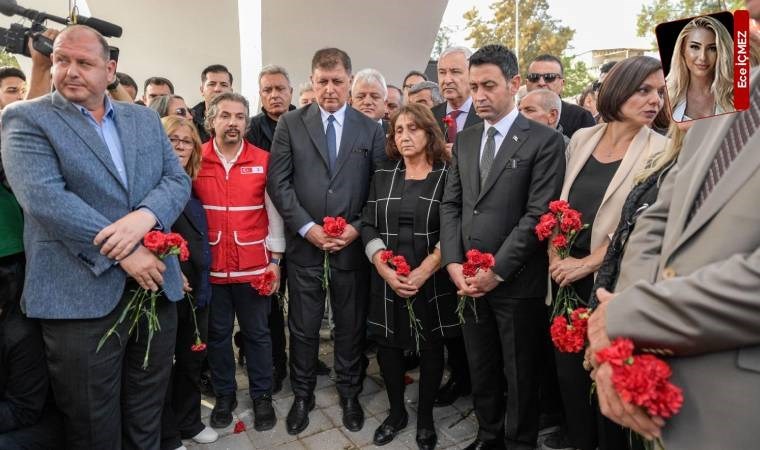 İzmir’de depremin 4. yıldönümünde 30 Ekim Deprem Anıtı ve Parkı’nda tören düzenlendi