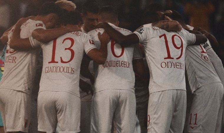 Augsburg, evinde 2 golle kazanmasını bildi