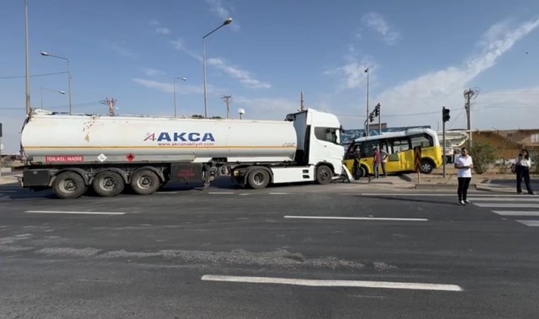 Mardin’de tanker ile minibüs çarpıştı: 1 yaralı