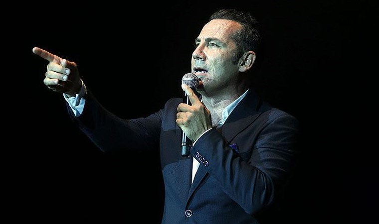 Ferhat Göçer konserinde, katledilen kadın ve çocukları andı