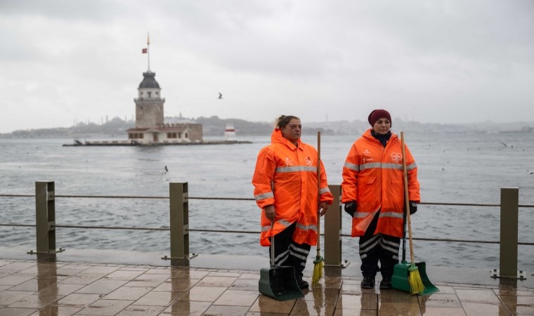 Türkiye Ata'sını andı: Saat 9'u 5 geçe tüm yurtta hayat durdu...