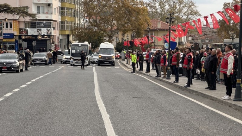 Türkiye Ata'sını andı: Saat 9'u 5 geçe tüm yurtta hayat durdu...