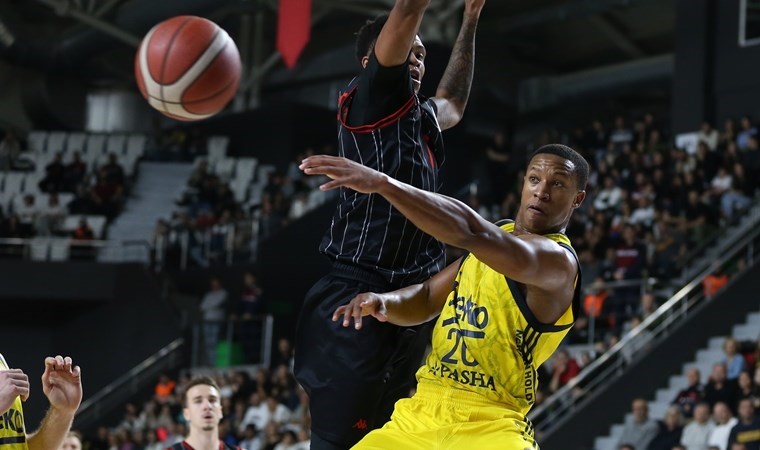 Devon Hall'dan Fenerbahçe Beko'ya kötü haber!