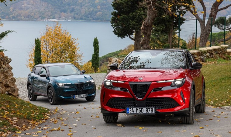 Alfa Romeo Junior hem verimli hem sportif! Model hibrit ve elektrikli olarak yola çıktı: İşte fiyatları ve tüm ayrıntılar...