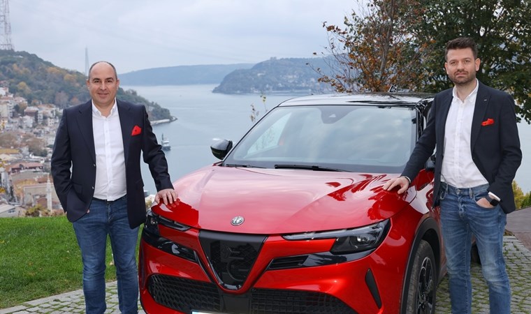 Alfa Romeo Junior hem verimli hem sportif! Model hibrit ve elektrikli olarak yola çıktı: İşte fiyatları ve tüm ayrıntılar...