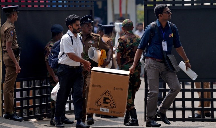 Sri Lanka'da halk sandık başına gitti