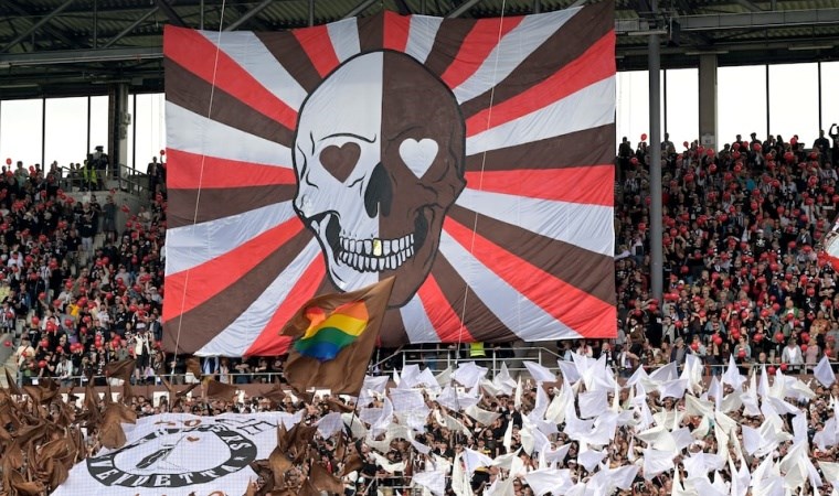 St. Pauli X'i terk etme kararı aldı: 'Elon Musk nefret makinesine dönüştürdü'