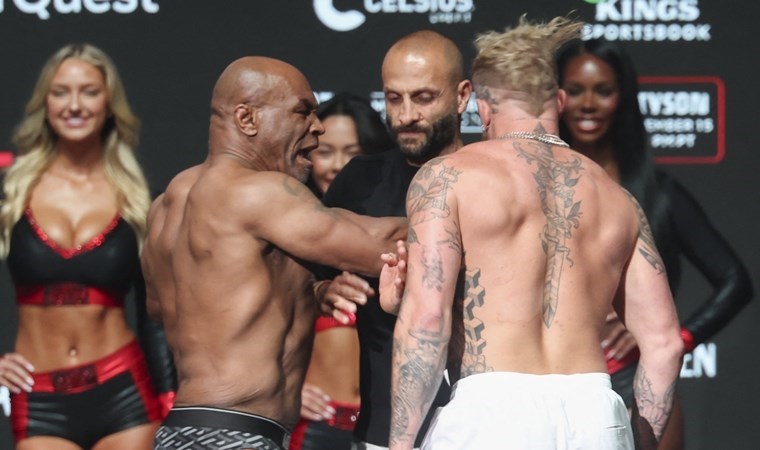 Dev maç öncesi ortalık karıştı: Mike Tyson, Jake Paul'a tokat attı!