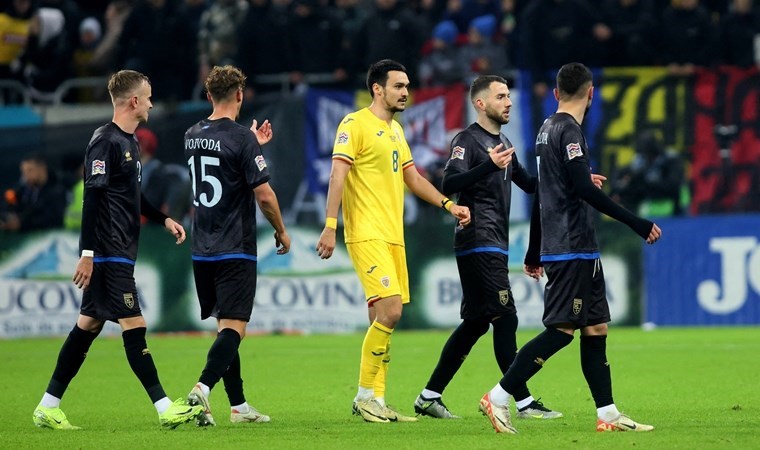 Futbolcular sahadan çekildi: Romanya - Kosova maçı yarıda kaldı!