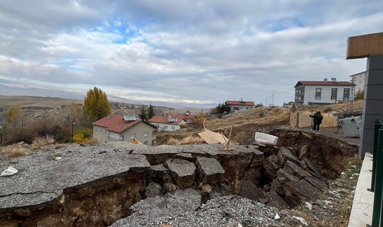 Ankara Elmadağ'da toprak kayması; 10 katlı bina tahliye edildi