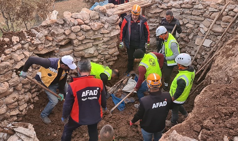 Siirt'te ağılın tavanı çöktü: 3 küçükbaş öldü