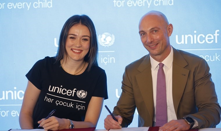 UNICEF Türkiye, milli voleybolcu ve Vakıfbank Spor Kulübü takım kaptanı Zehra Güneş'i Çocuk Hakları Savunucusu olarak ilan ediyor