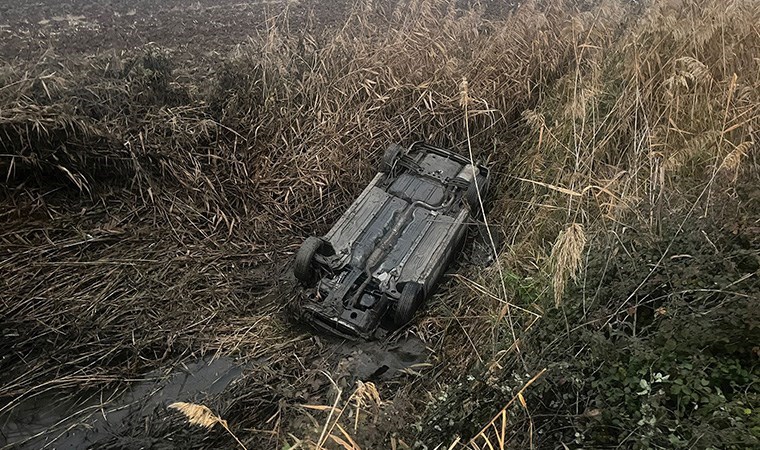 Otomobili devrildi: Emekli polis hayatını kaybetti