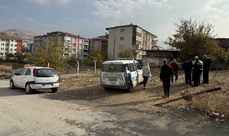 Malatya'da otomobil yayalara çarptı: Yaralılar var!