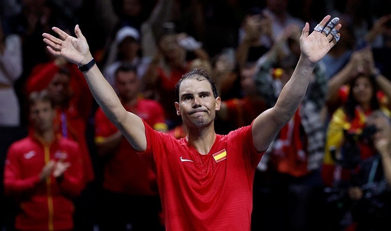 Rafael Nadal'dan kortlara duygusal veda!