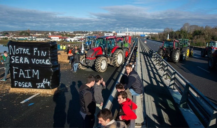 Fransa'da hükümetten protestocu çiftçilere tepki