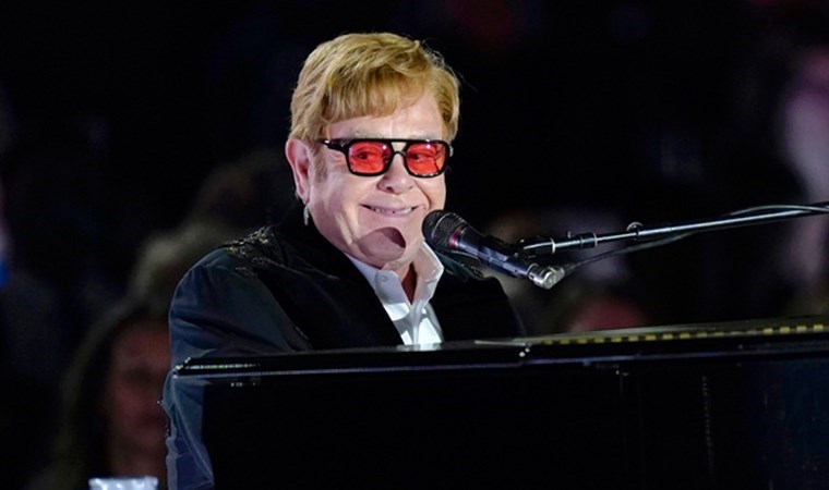 Elton John'un 'Tammy Faye' müzikali, 25 milyon dolarlık maliyetine rağmen ilgi görmedi