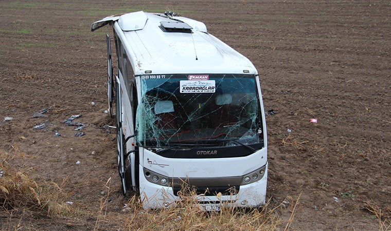 Çankırı'da feci kaza... Cenazeye gidenleri taşıyan midibüs, şarampole devrildi: 29 yaralı