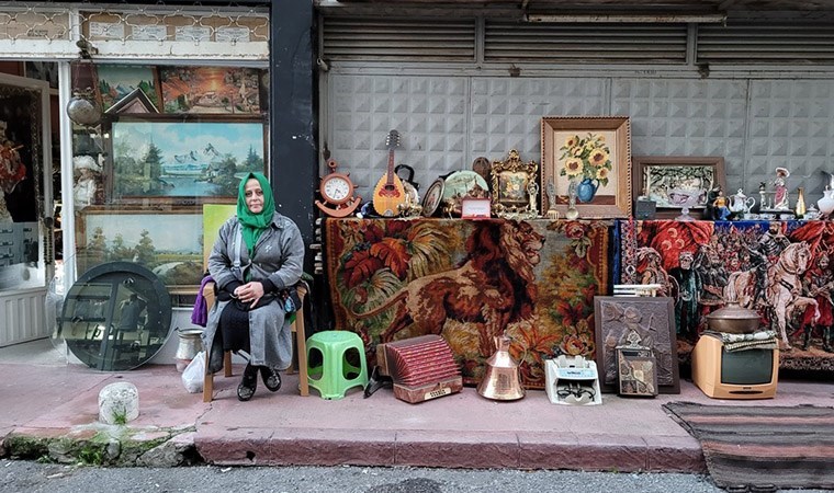 Hediye edilen bir şilinle başlayan antika merakı kazanç kapısı oldu